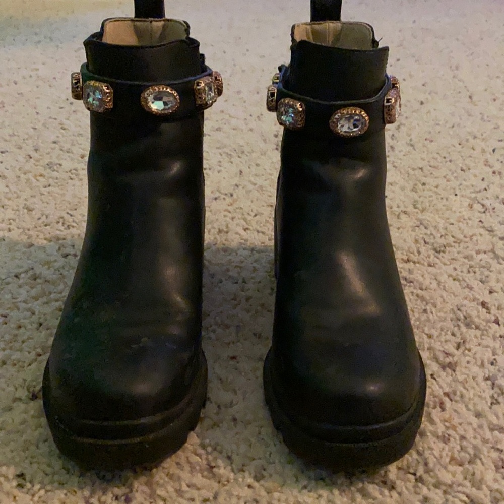 Black Steve Madden booties with removable strap